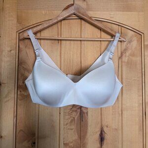 Sz 40B Soma Vanishing Back Wireless Lined Smoothing Slimming Comfort Bra